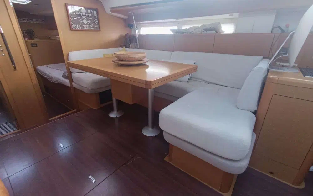 slider 31 Jeanneau 57