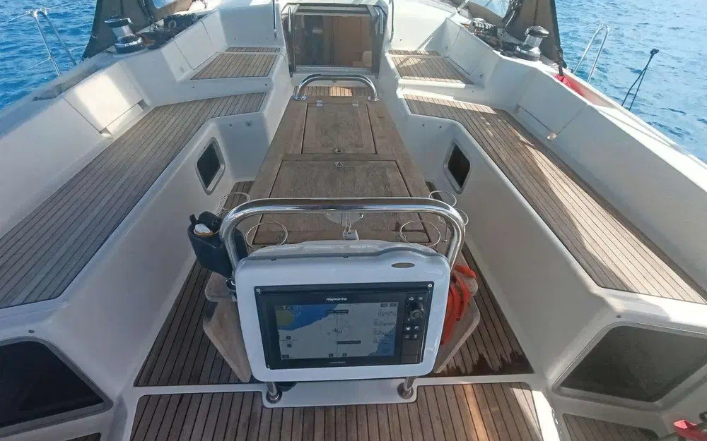 slider 8 Jeanneau 57