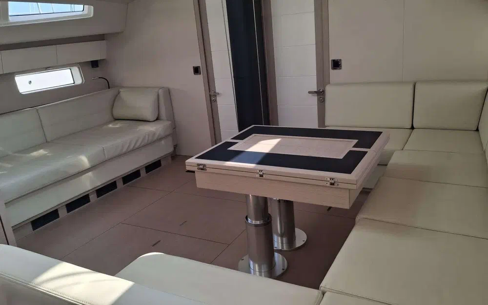 slider 11 Jeanneau 65