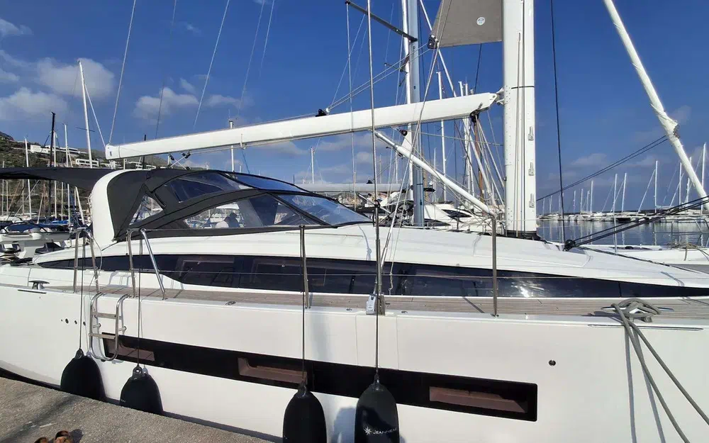 slider 2 Jeanneau 65