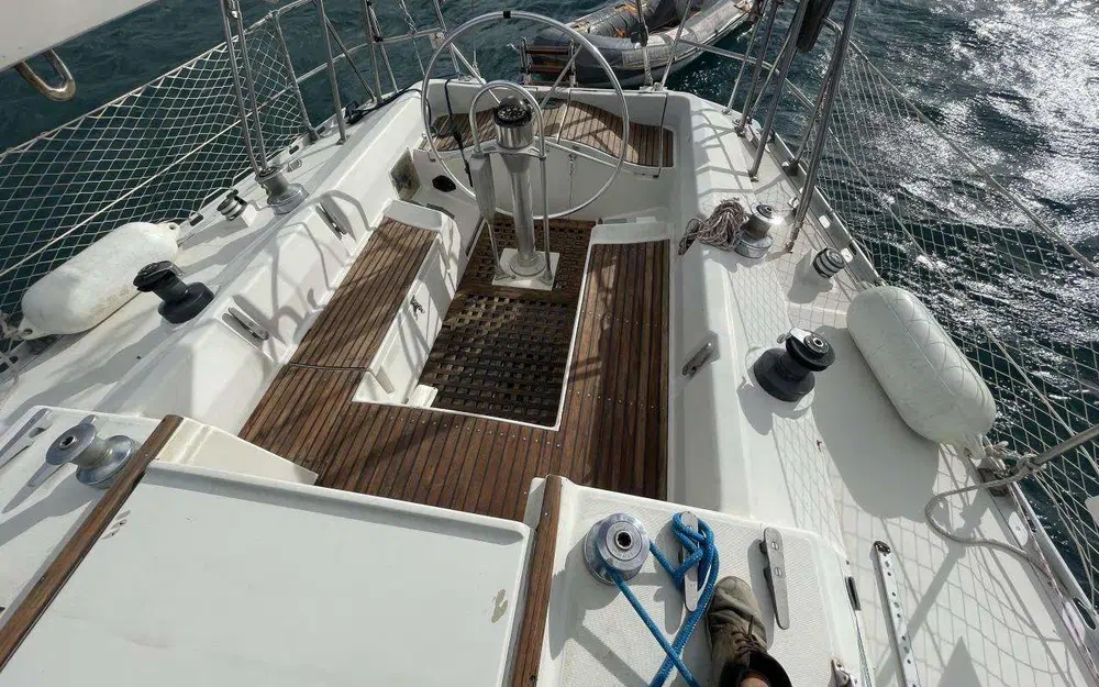 slider 9 Beneteau First 38