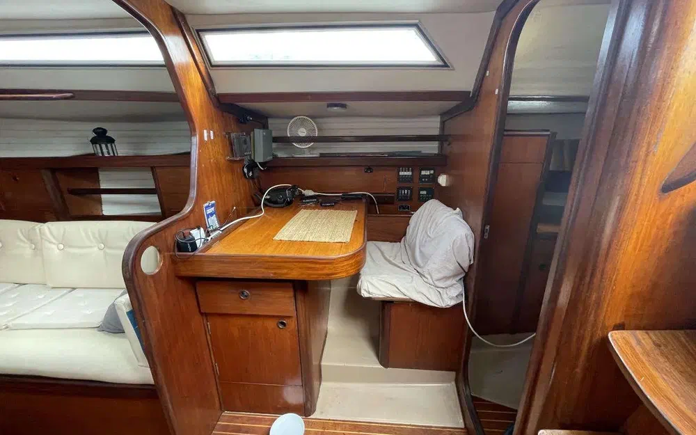 slider 11 Beneteau First 38