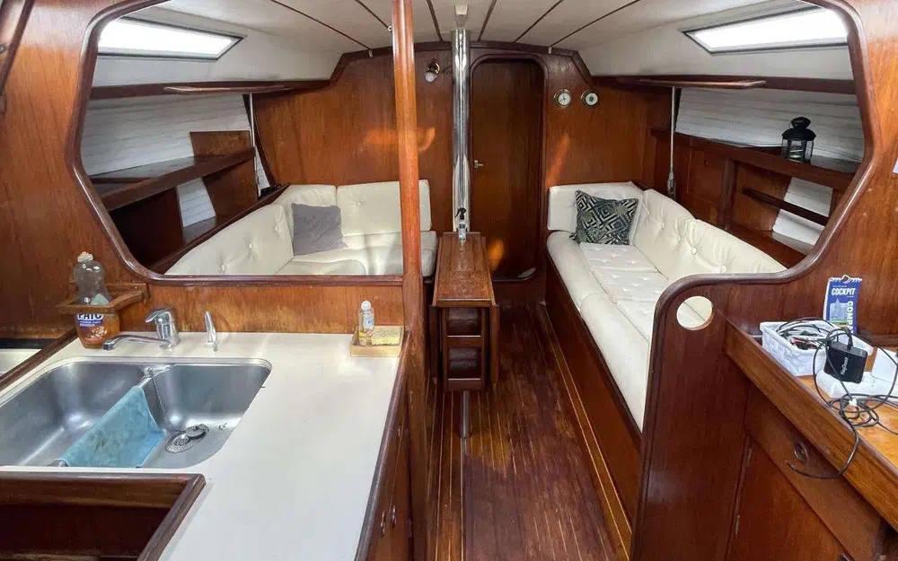 slider 13 Beneteau First 38