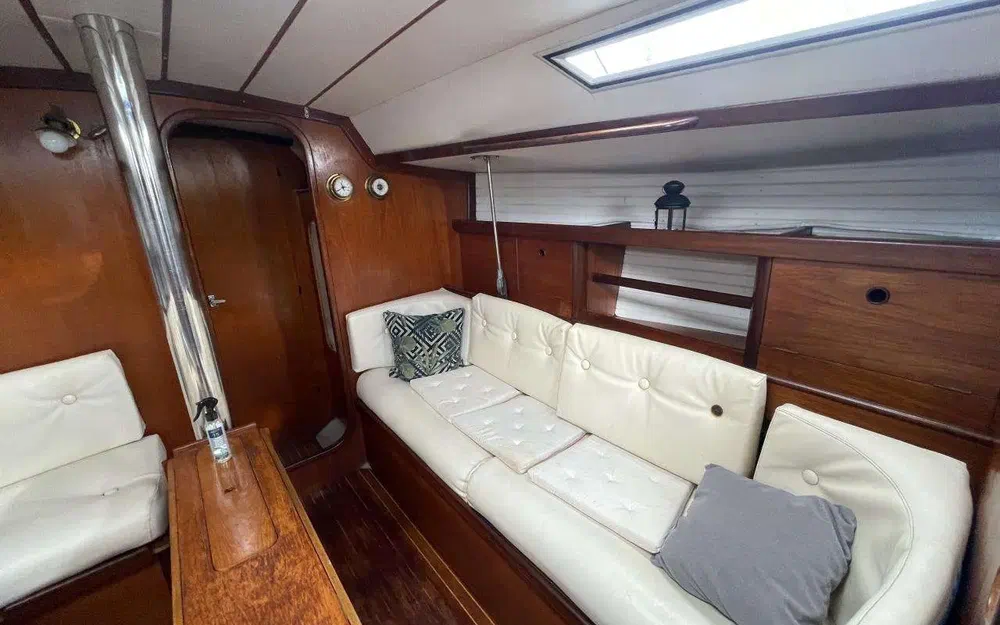 slider 14 Beneteau First 38