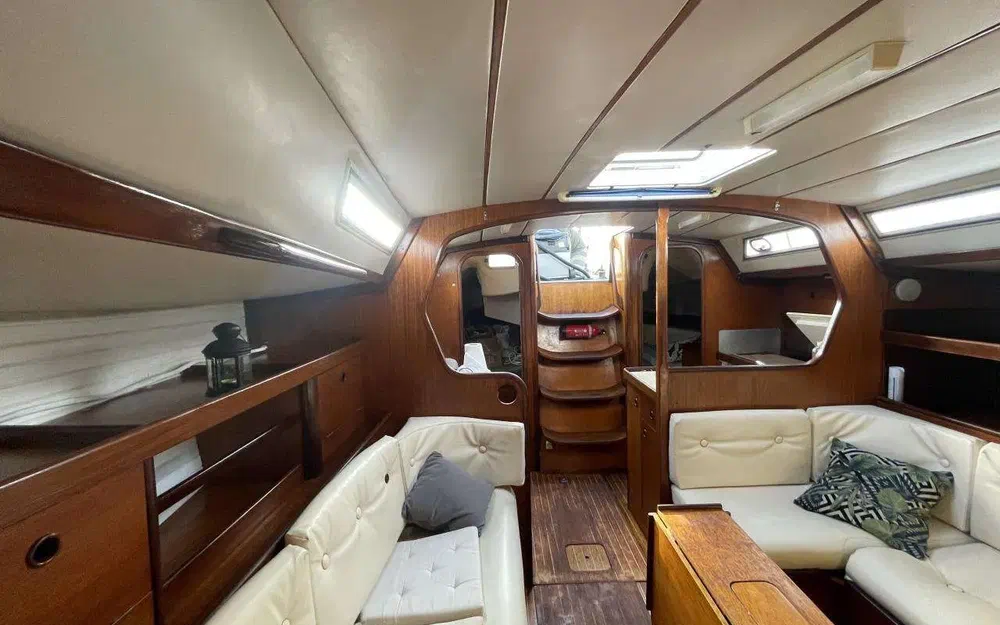 slider 17 Beneteau First 38