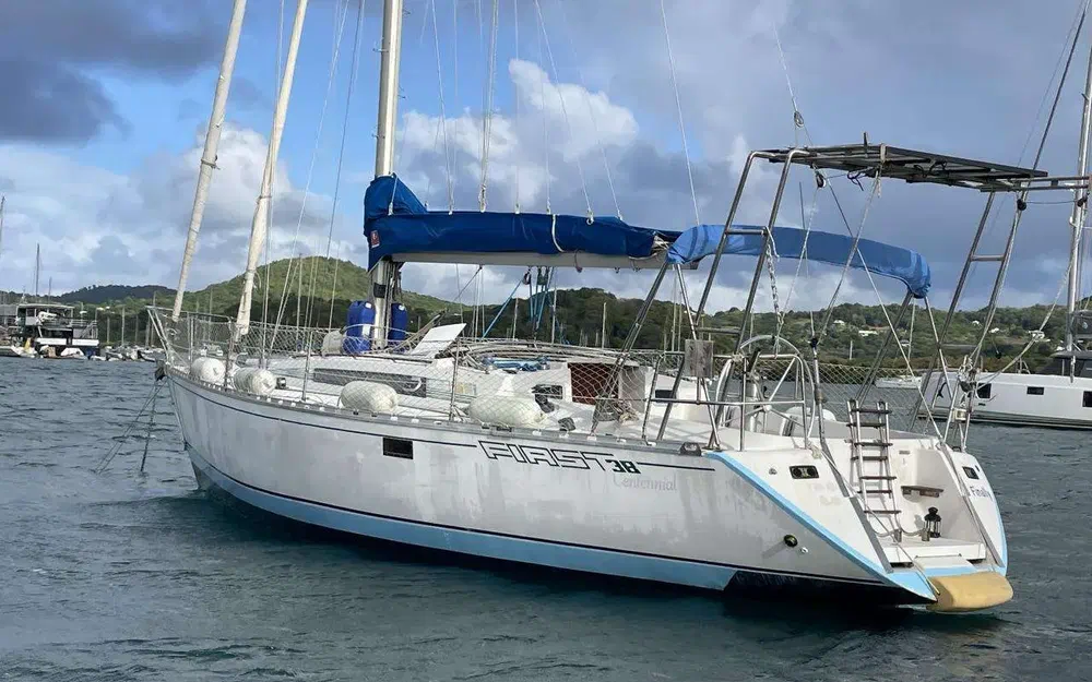 slider 1 Beneteau First 38