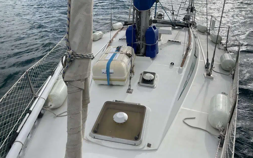 slider 8 Beneteau First 38