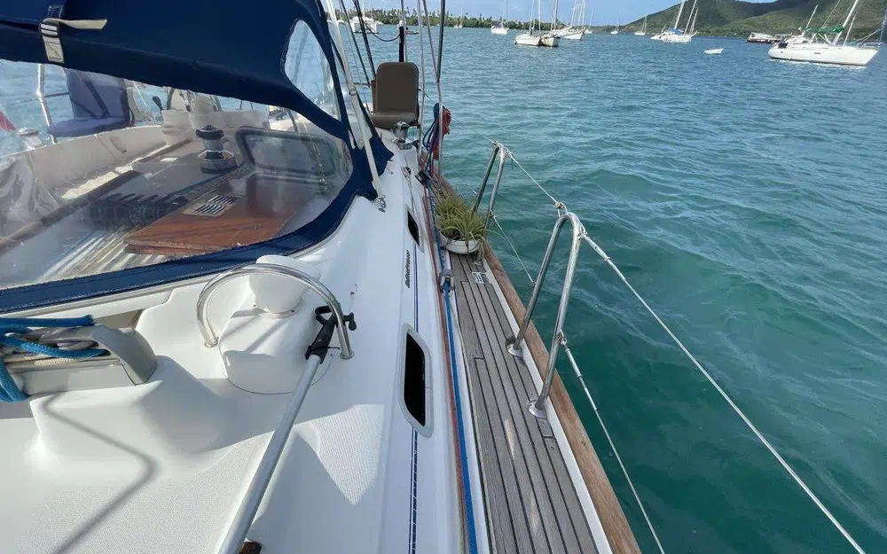 slider 19 Beneteau Oceanis 411 Celebration