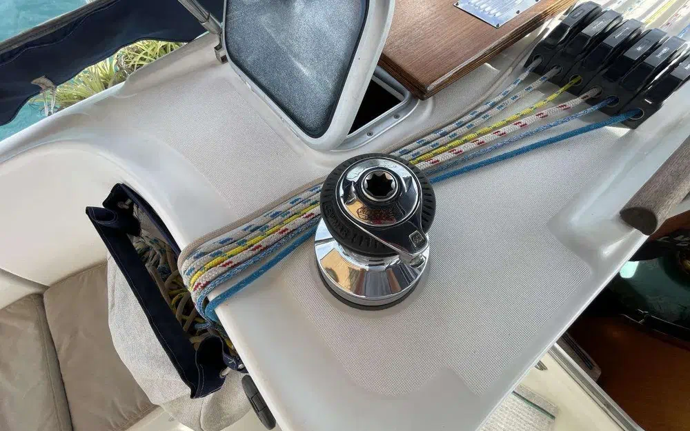 slider 23 Beneteau Oceanis 411 Celebration