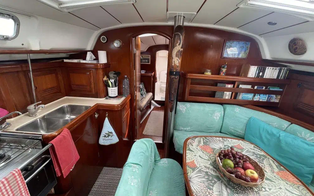 slider 24 Beneteau Oceanis 411 Celebration