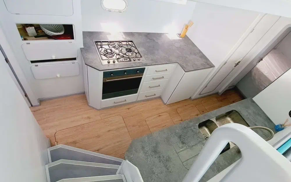 slider 17 Lagoon 570