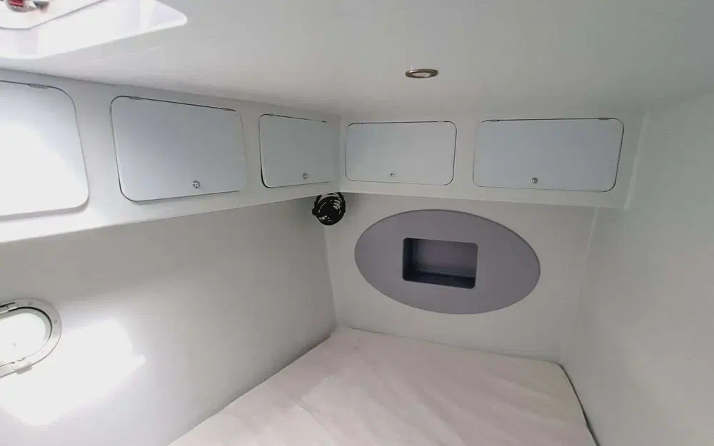 slider 19 Lagoon 570