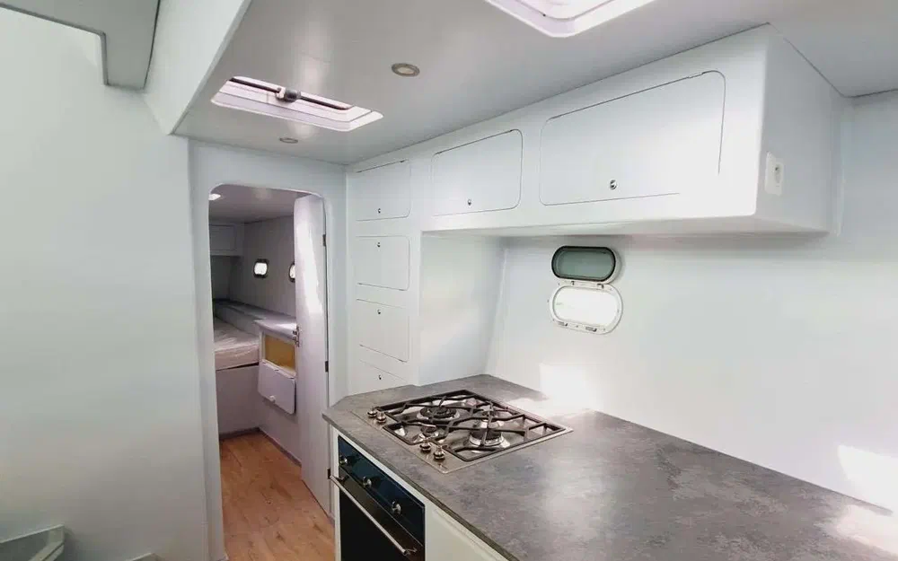 slider 21 Lagoon 570