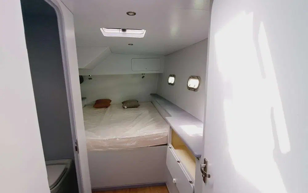 slider 22 Lagoon 570