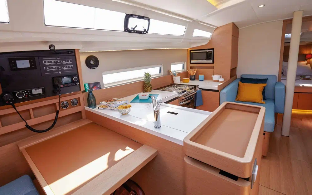 slider 9 Jeanneau Sun Odyssey 410