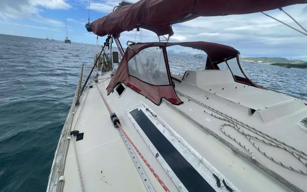 slider 11 Beneteau First 35