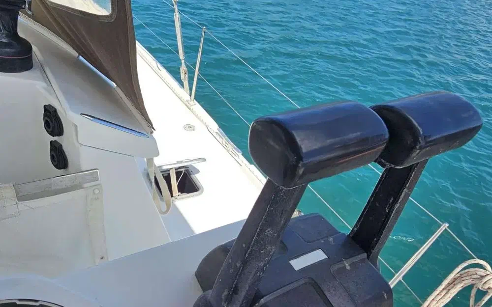 slider 10 Fountaine Pajot Helia 44