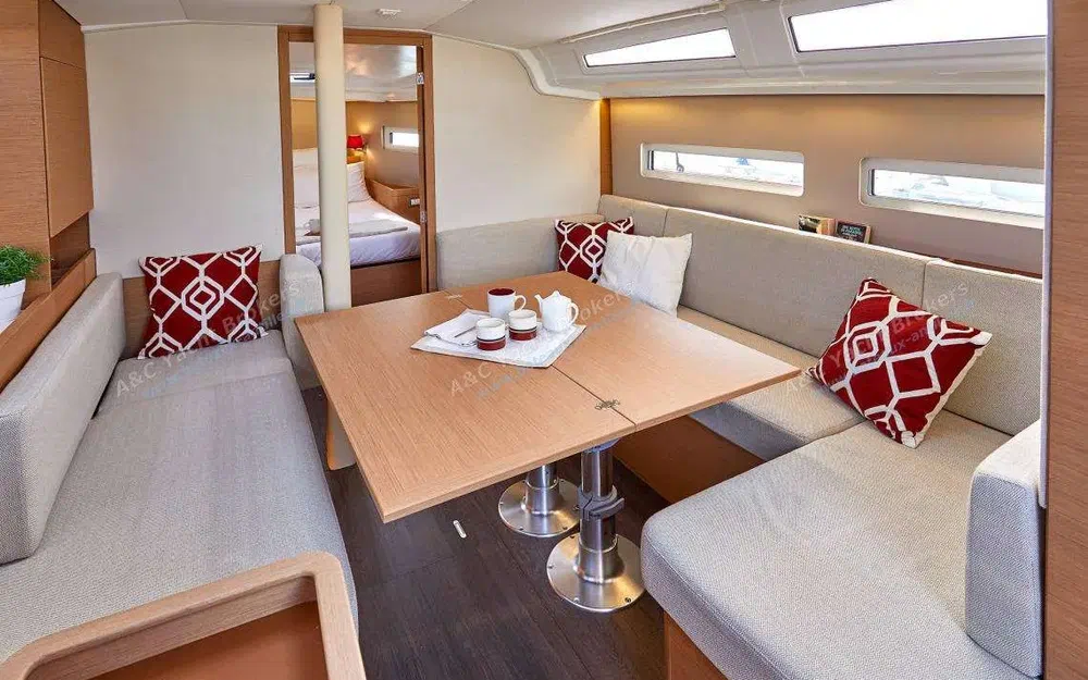 slider 5 Jeanneau Sun Odyssey 410