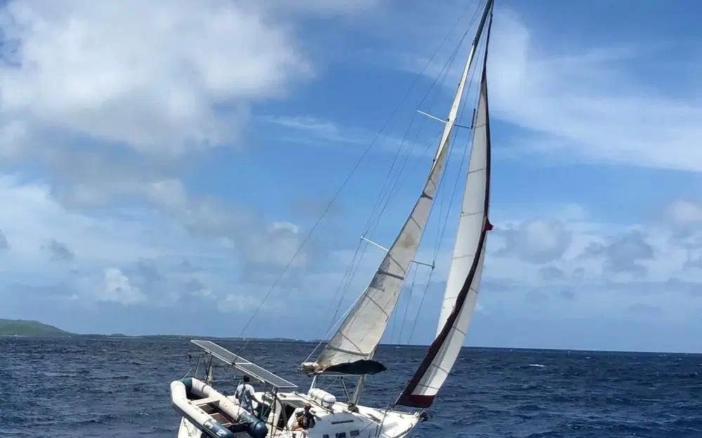 slider 3 Beneteau Oceanis 373 Clipper