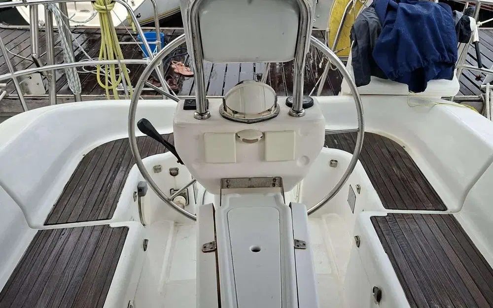 slider 15 Poncin Yachts Harmony 42