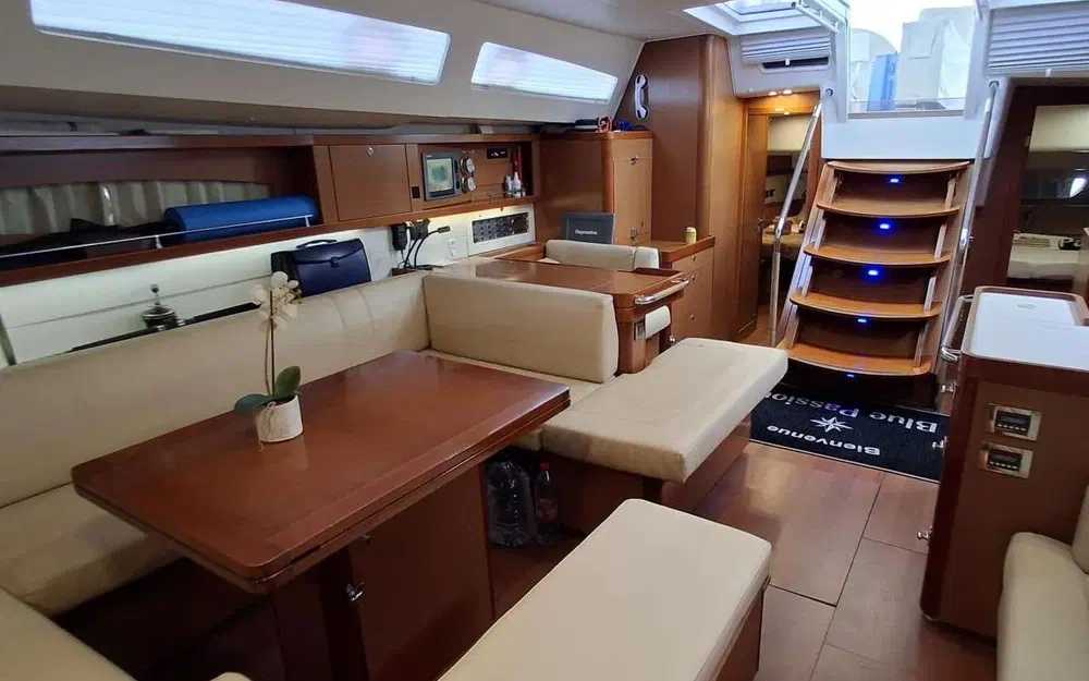 slider 23 Beneteau Oceanis 58