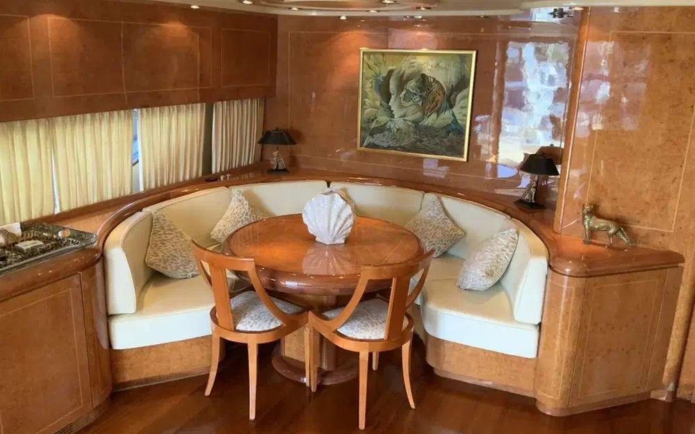 slider 5 Arno Leopard 24