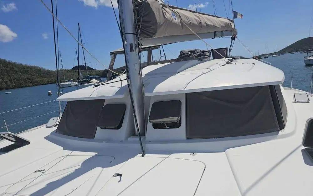 slider 11 Fountaine Pajot Helia 44
