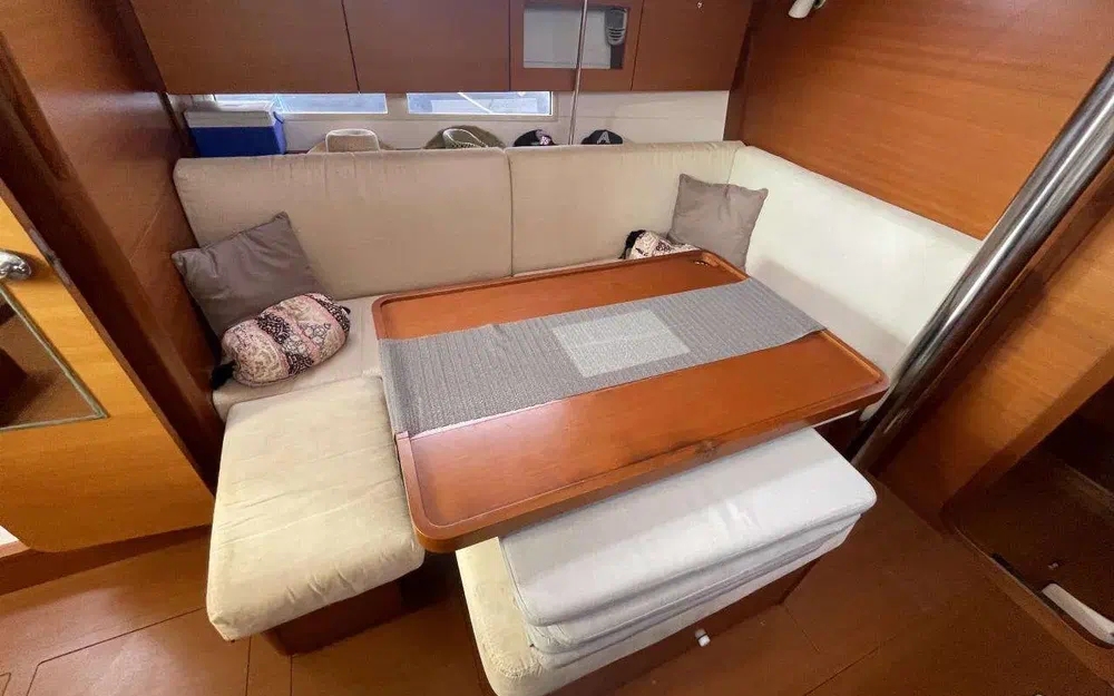 slider 23 Dufour 375 Grand Large