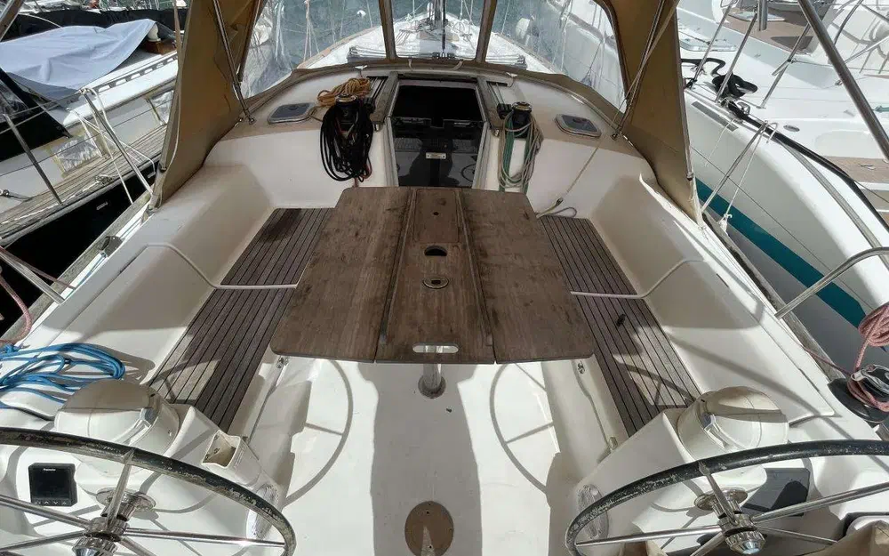 slider 4 Dufour 375 Grand Large