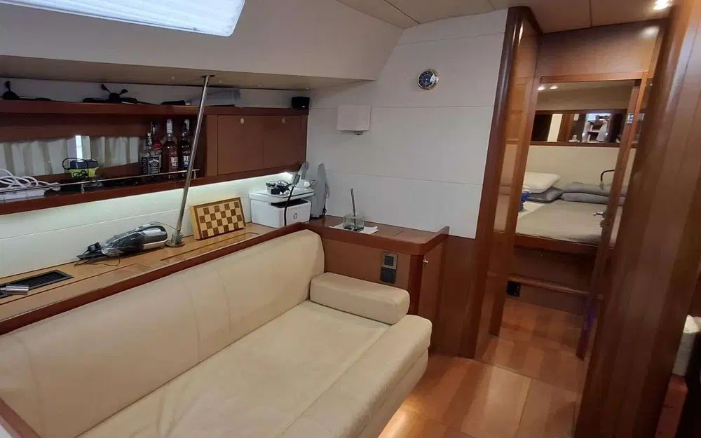slider 21 Beneteau Oceanis 58