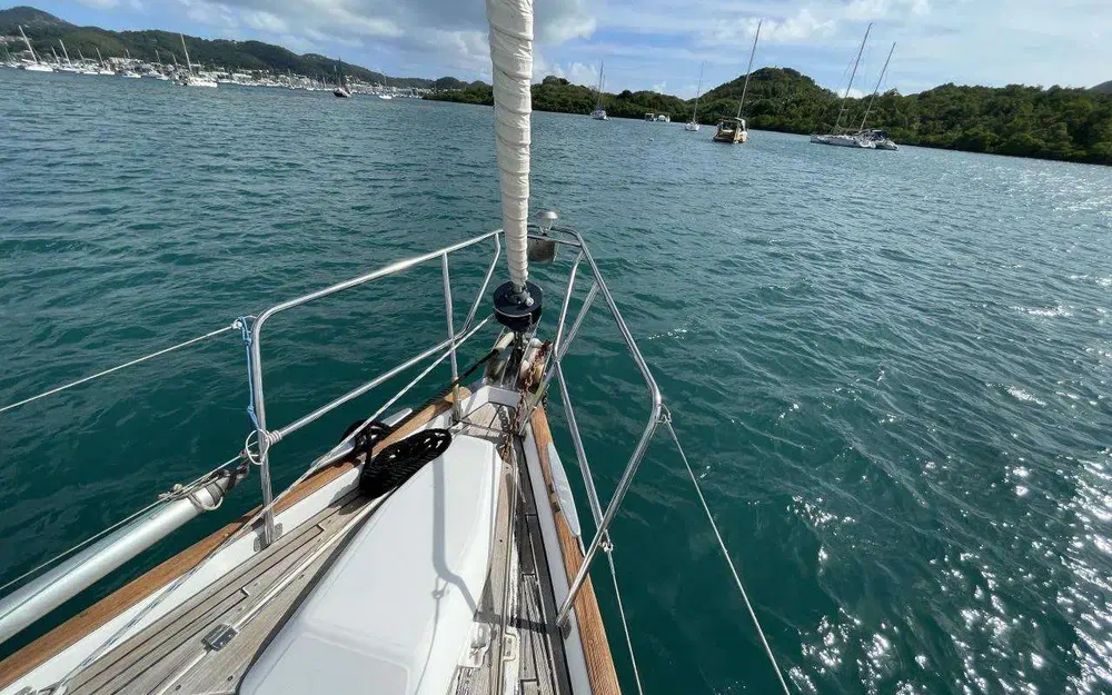 slider 12 Beneteau Oceanis 411 Celebration