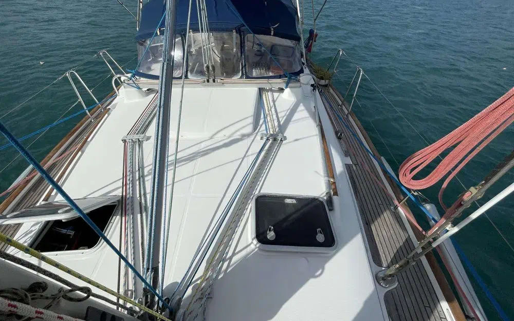 slider 17 Beneteau Oceanis 411 Celebration