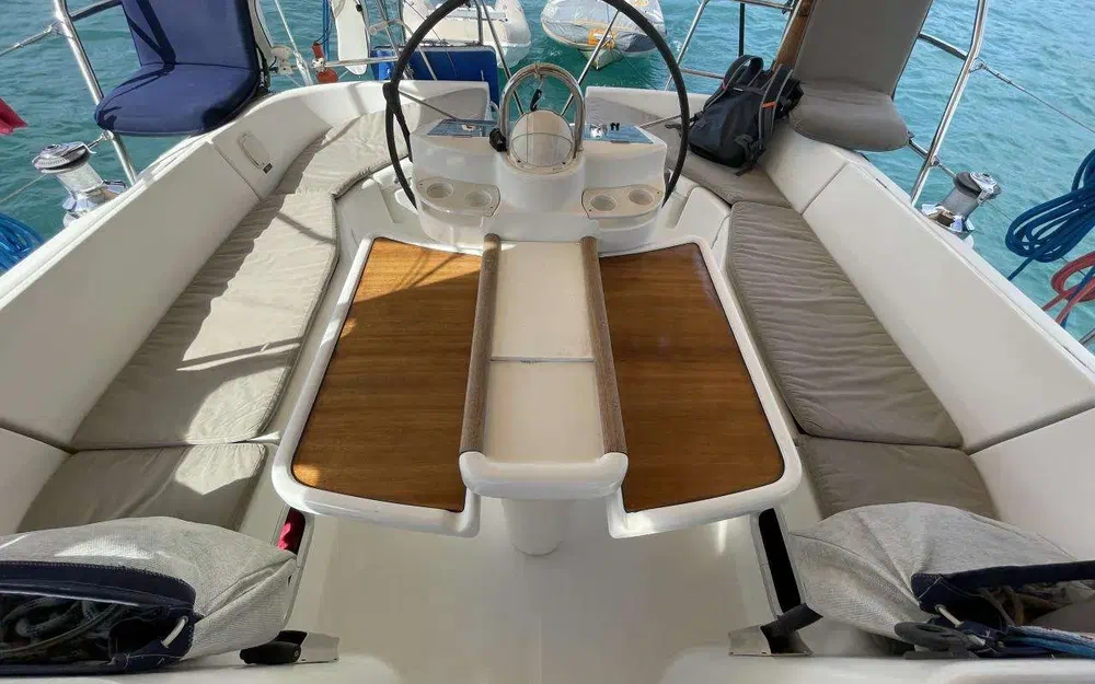 slider 21 Beneteau Oceanis 411 Celebration