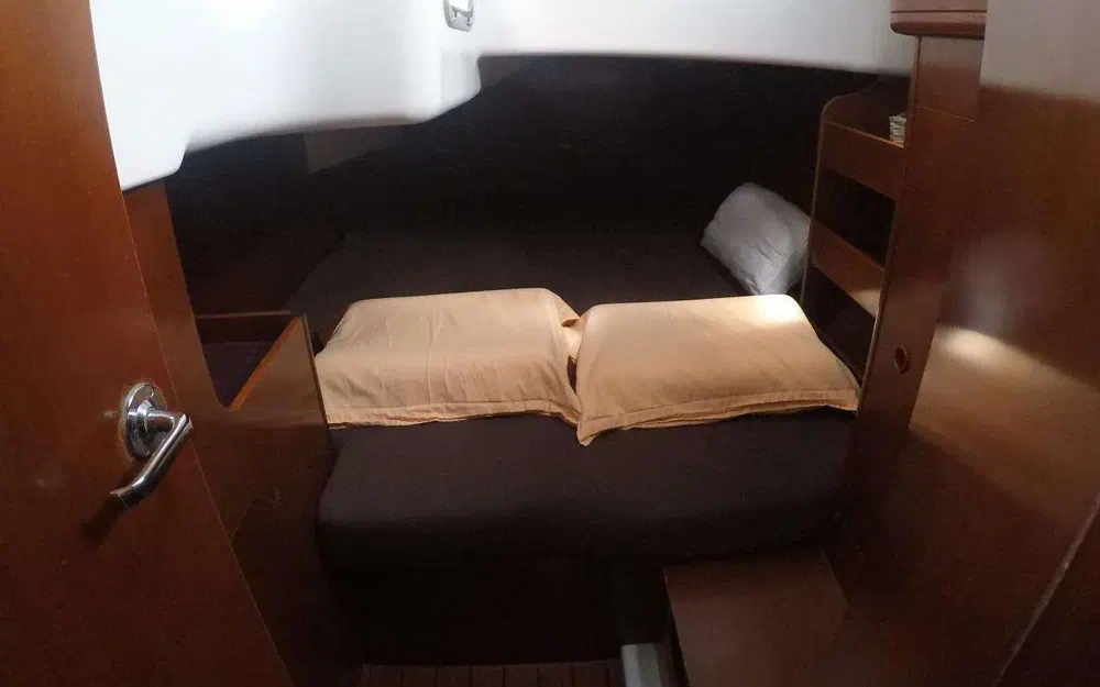 slider 34 Beneteau Oceanis 411 Celebration