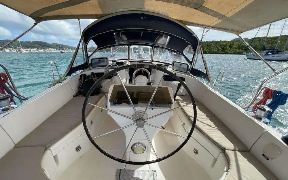 slider 4 Beneteau Oceanis 411 Celebration