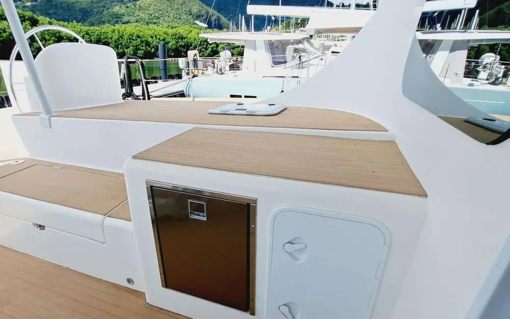 slider 13 Lagoon 570