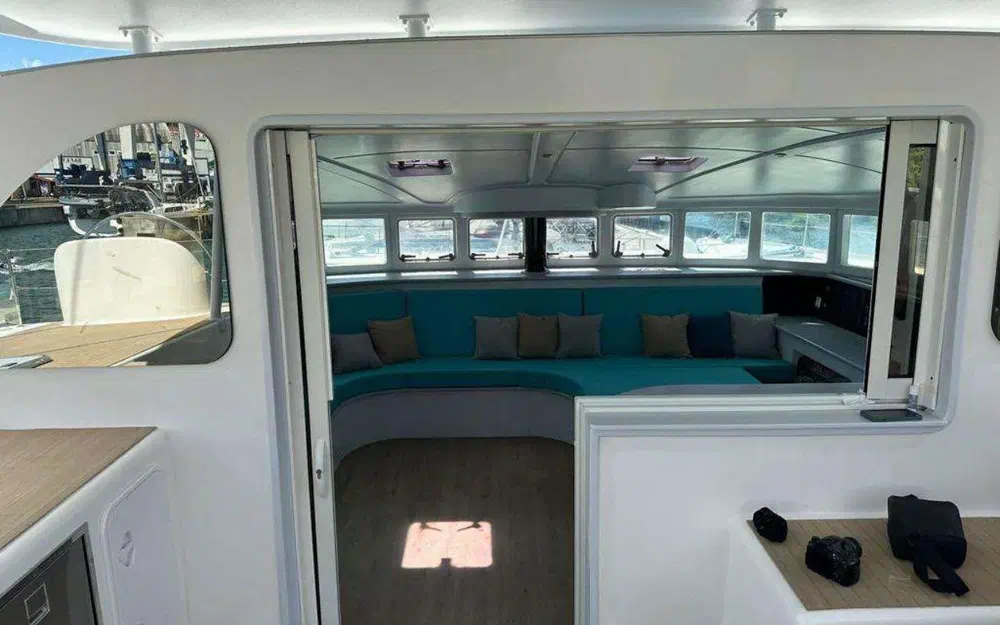 slider 14 Lagoon 570