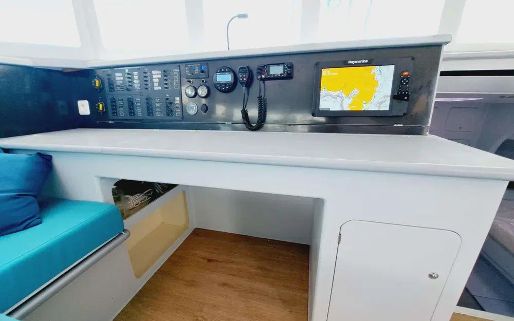 slider 26 Lagoon 570