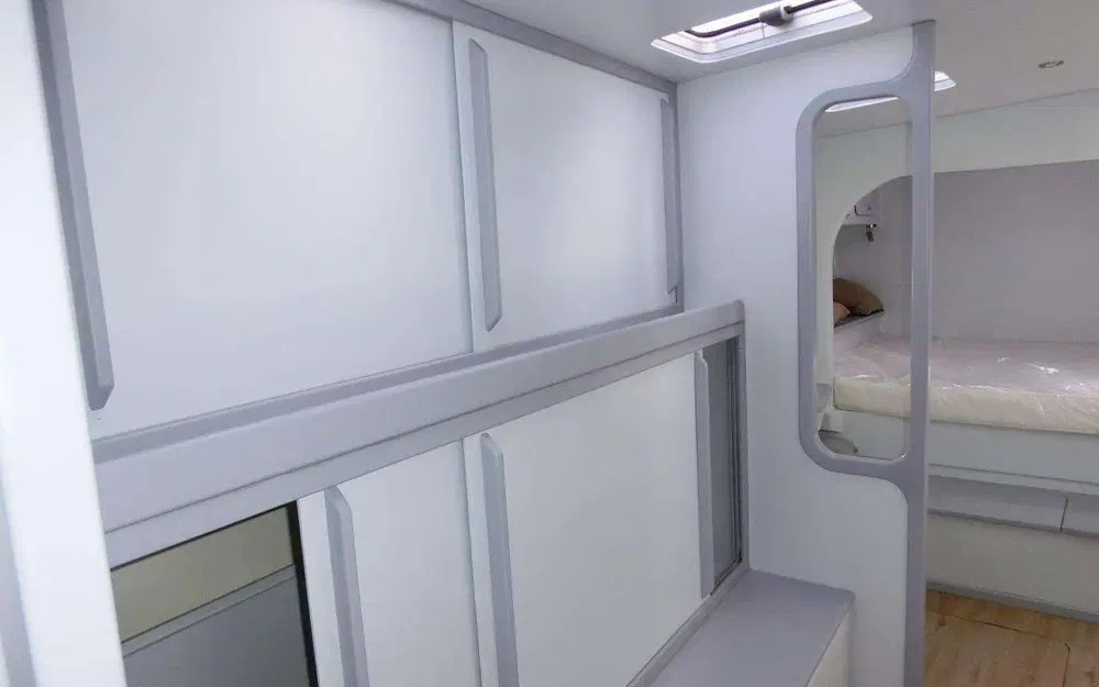 slider 29 Lagoon 570