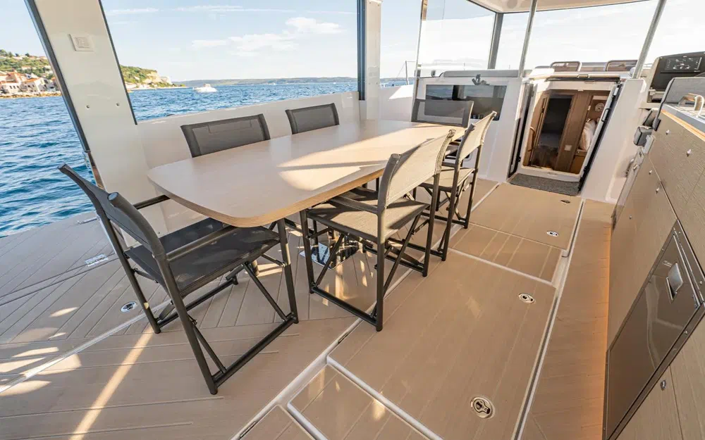 slider 14 Jeanneau Sea Loft 480