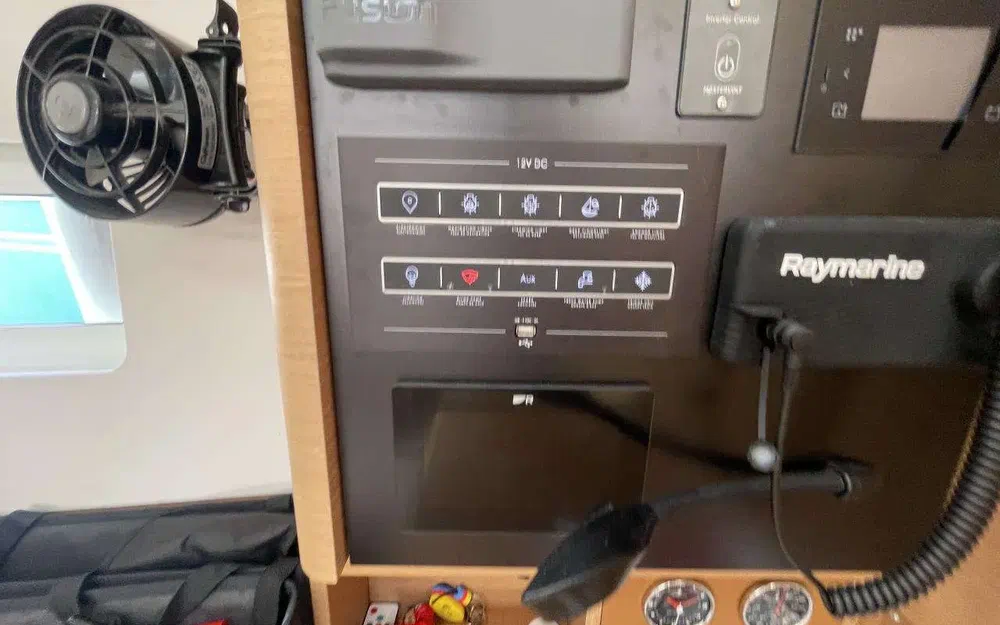 slider 27 Jeanneau Sun Odyssey 380