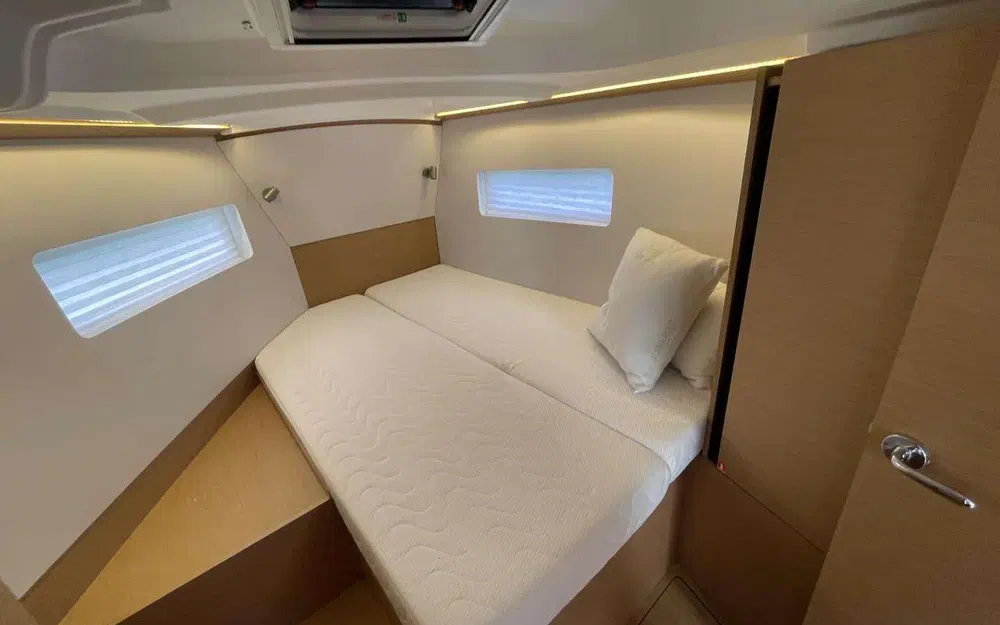 slider 29 Jeanneau Sun Odyssey 380