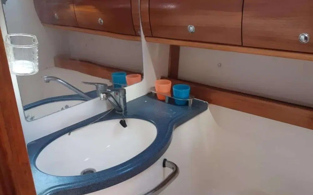 slider 11 Bavaria 42 cruiser