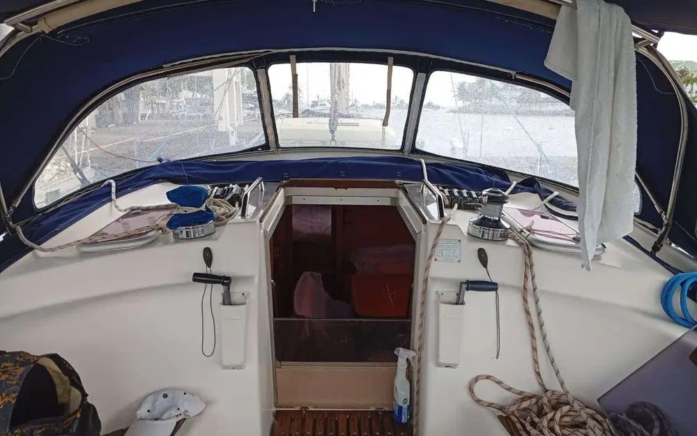 slider 4 Bavaria 42 cruiser