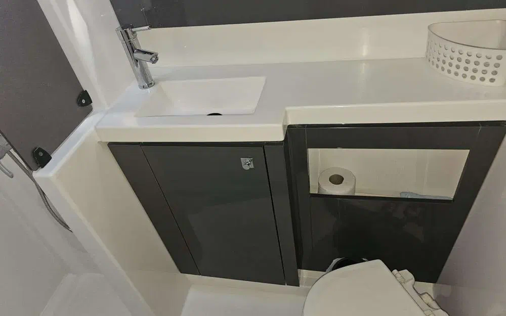 slider 28 Fountaine Pajot Helia 44