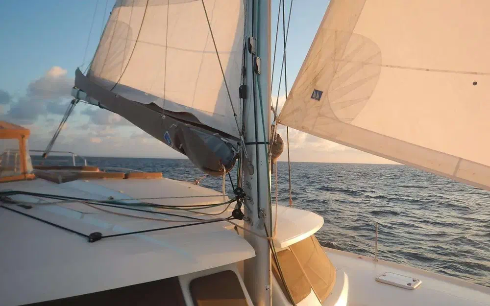 slider 2 Fountaine Pajot Helia 44