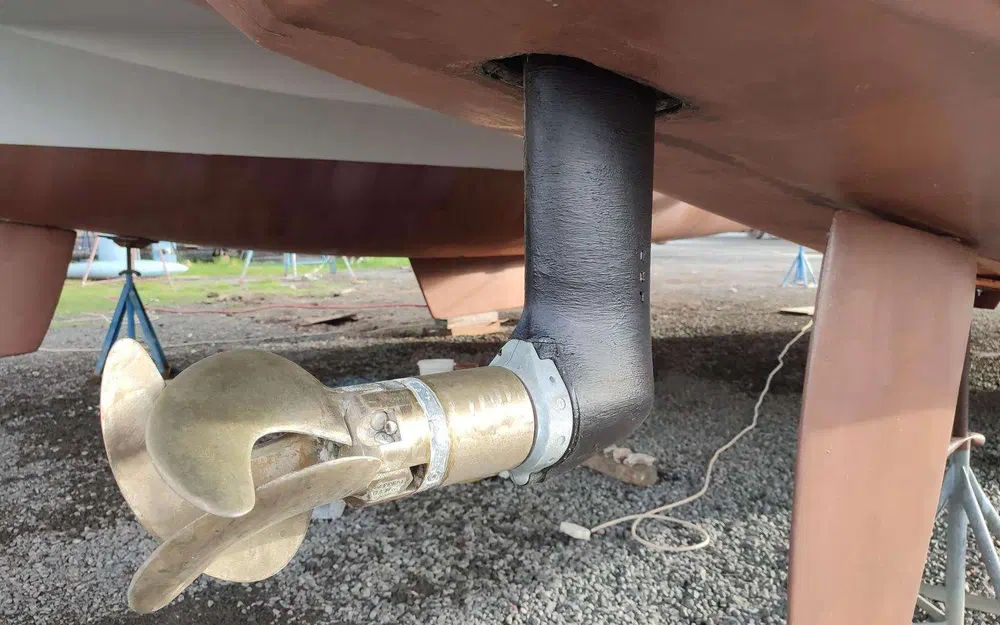 slider 32 Fountaine Pajot Helia 44