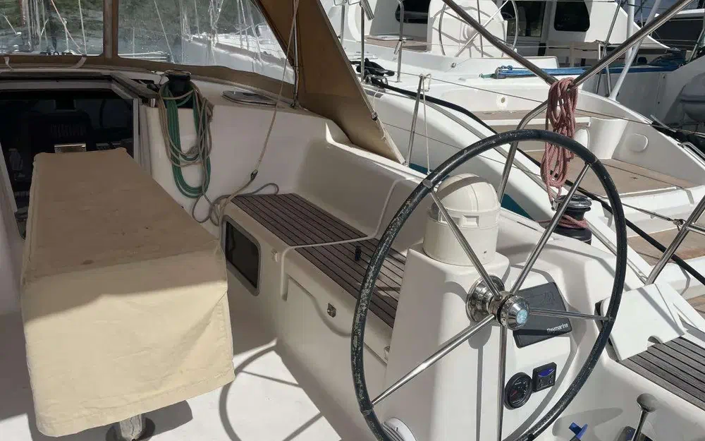 slider 5 Dufour 375 Grand Large