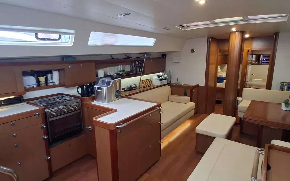 slider 17 Beneteau Oceanis 58