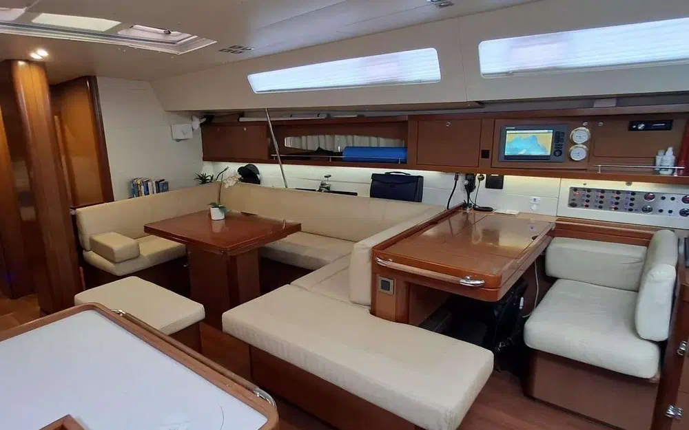 slider 19 Beneteau Oceanis 58